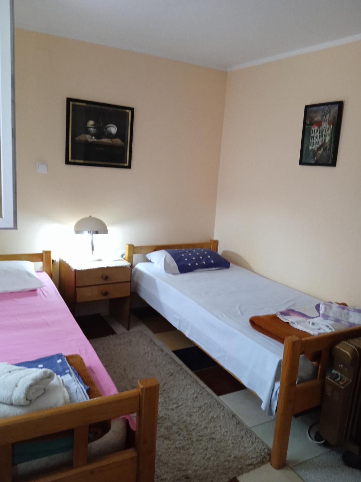 Guest House Keserovic Vinci Esterno foto