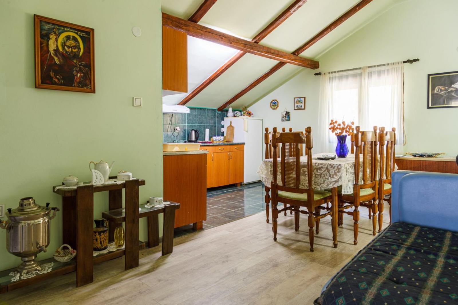 Guest House Keserovic Vinci Esterno foto