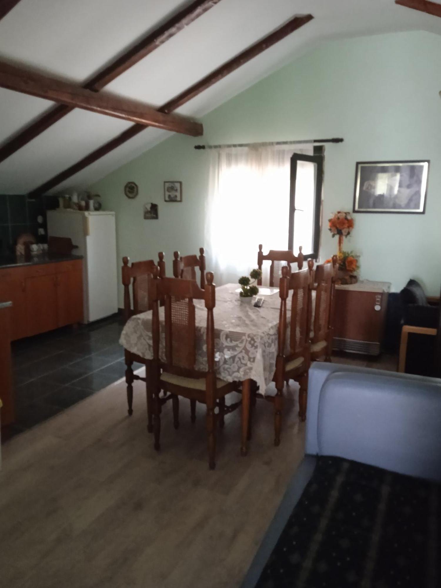 Guest House Keserovic Vinci Esterno foto