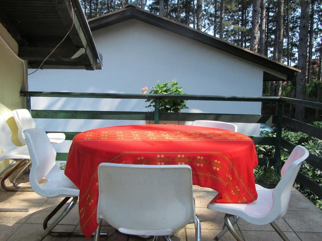 Guest House Keserovic Vinci Esterno foto