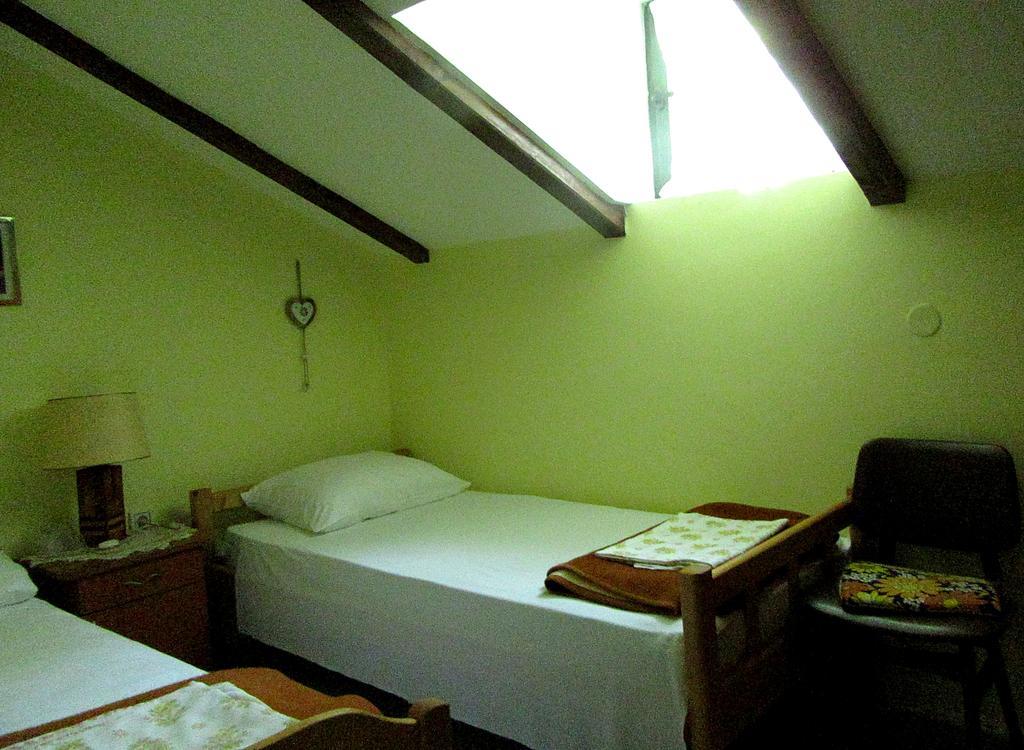 Guest House Keserovic Vinci Esterno foto
