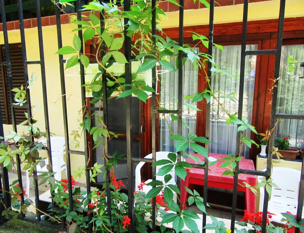 Guest House Keserovic Vinci Esterno foto
