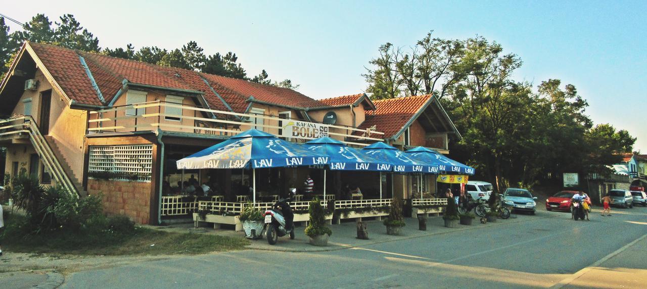 Guest House Keserovic Vinci Esterno foto